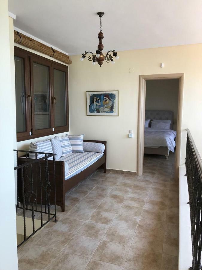 M Varkes Villa Неа-Муданья Экстерьер фото